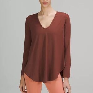 Lululemon Nulu Relaxed-Fit Yoga Long Sleeve Shirt V-Neck Top Women’s 4 Oversized